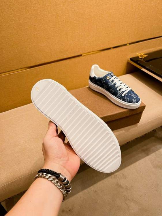 Picture of Louis Vuitton Shoes _SKULVsz38-44mnf031215270